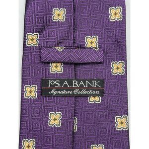 Jos A Bank‎ Signature Gold Men's Necktie Purple Geometric Silk L-61.5" W-4" USA
